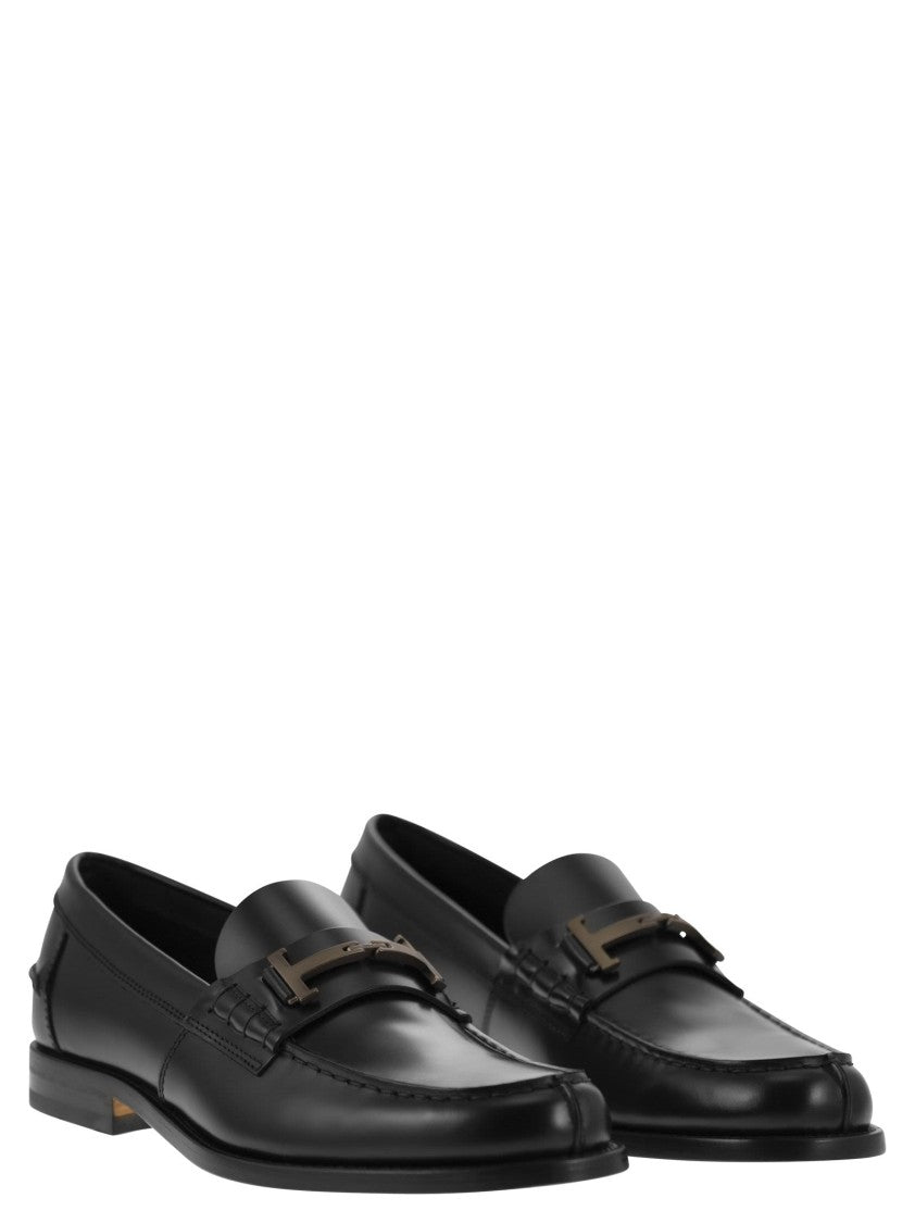 Tod's Leather Loafer With Iconic Metal T Accessory
