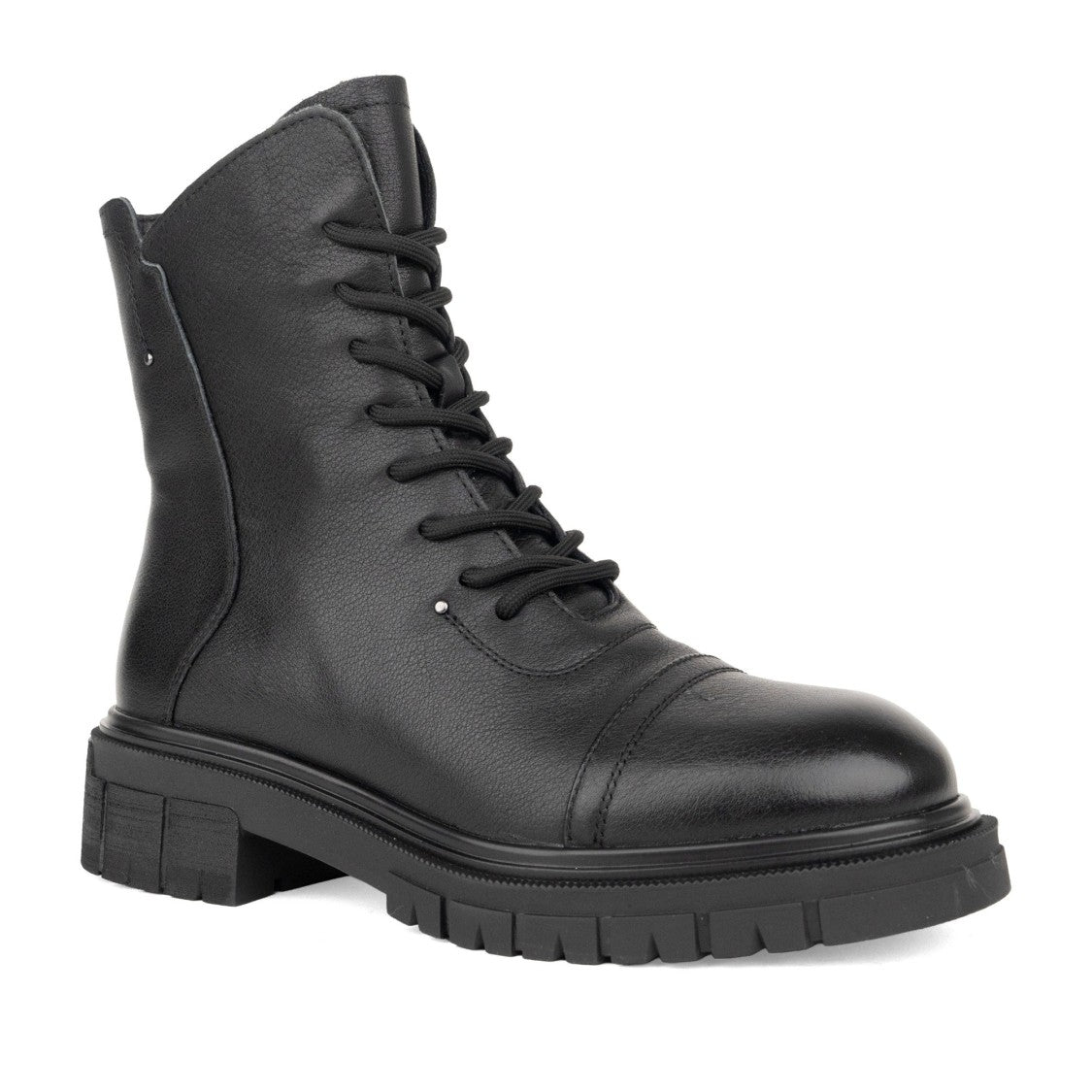 Linda Baumann Black Smooth Leather Side Zipper Ankle Boots