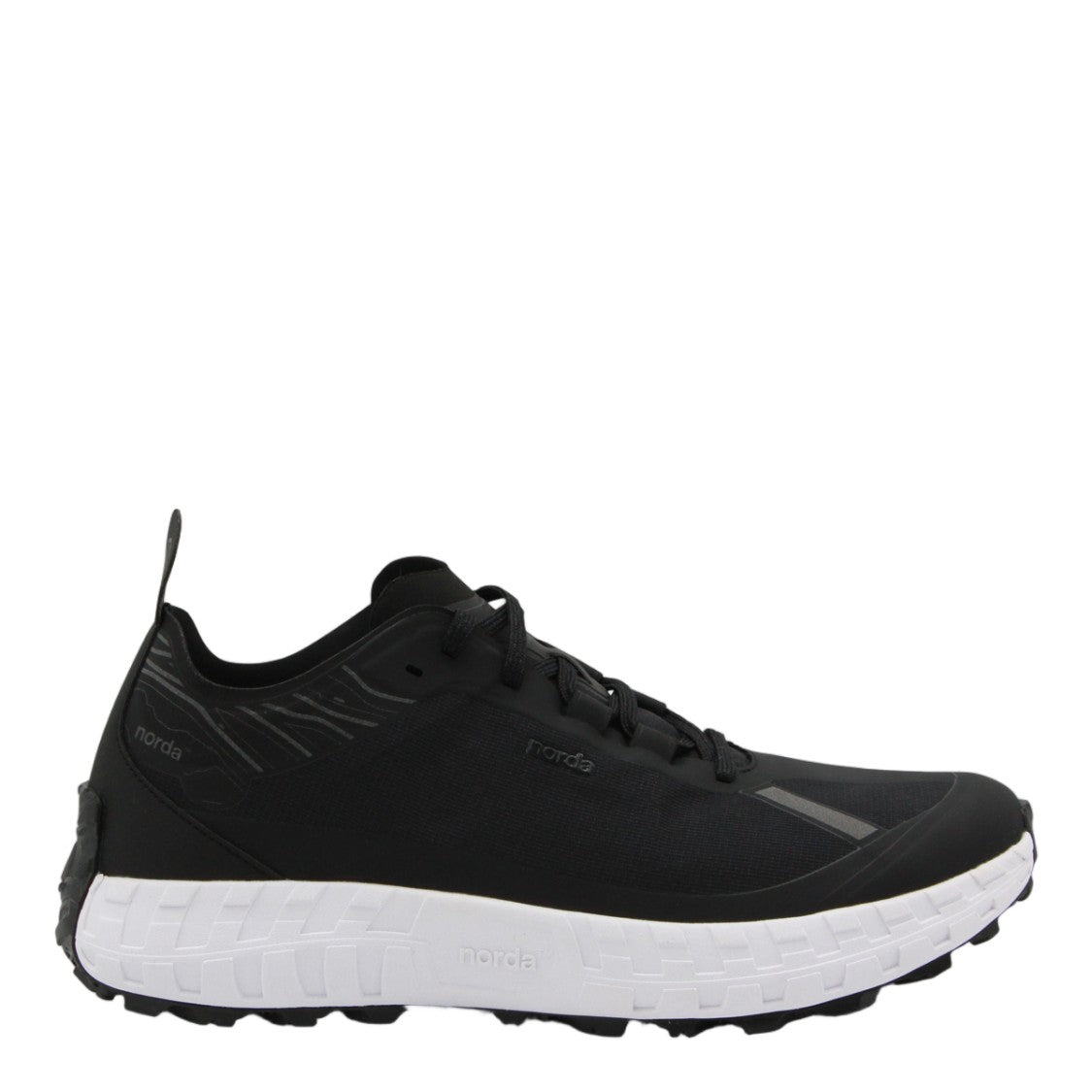 Norda Textured Black Sneakers With Contrasting White Sole