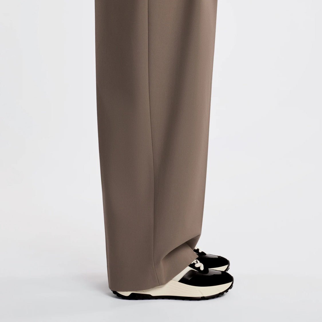 Hogan H669 H Sneakers With Sophisticated Black Upper