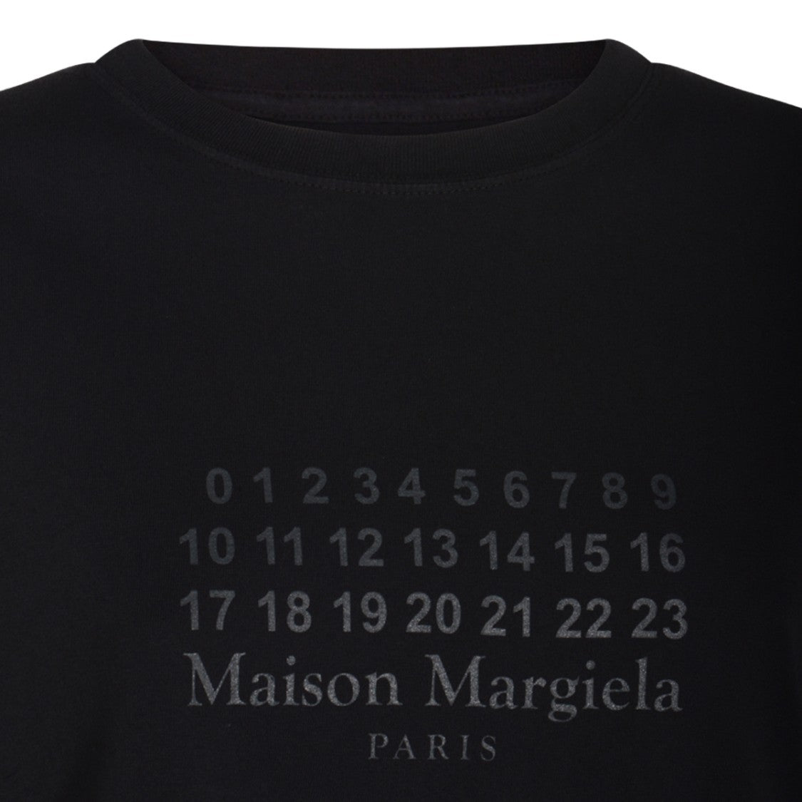 Maison Margiela Short-Sleeved Black T-Shirt With Classic Crew Neck