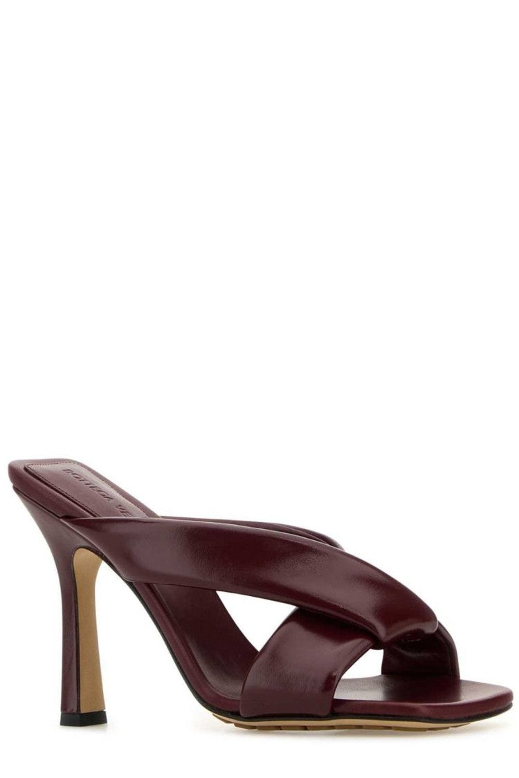 Bottega Veneta Minimalist Flat Sandals With Thin Straps