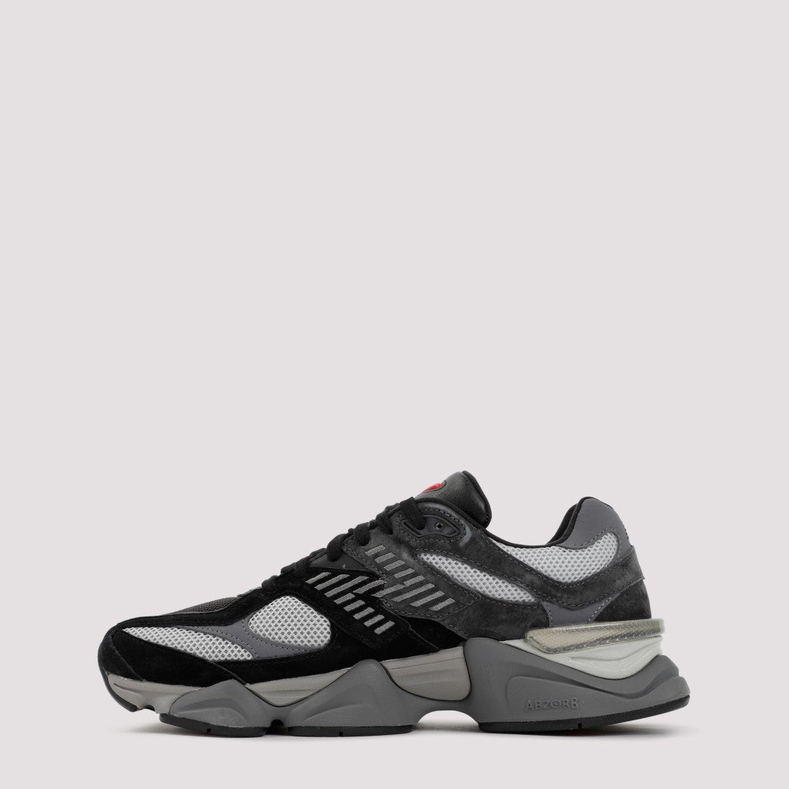 New Balance Layered Black Sneakers With Innovative Cushioning