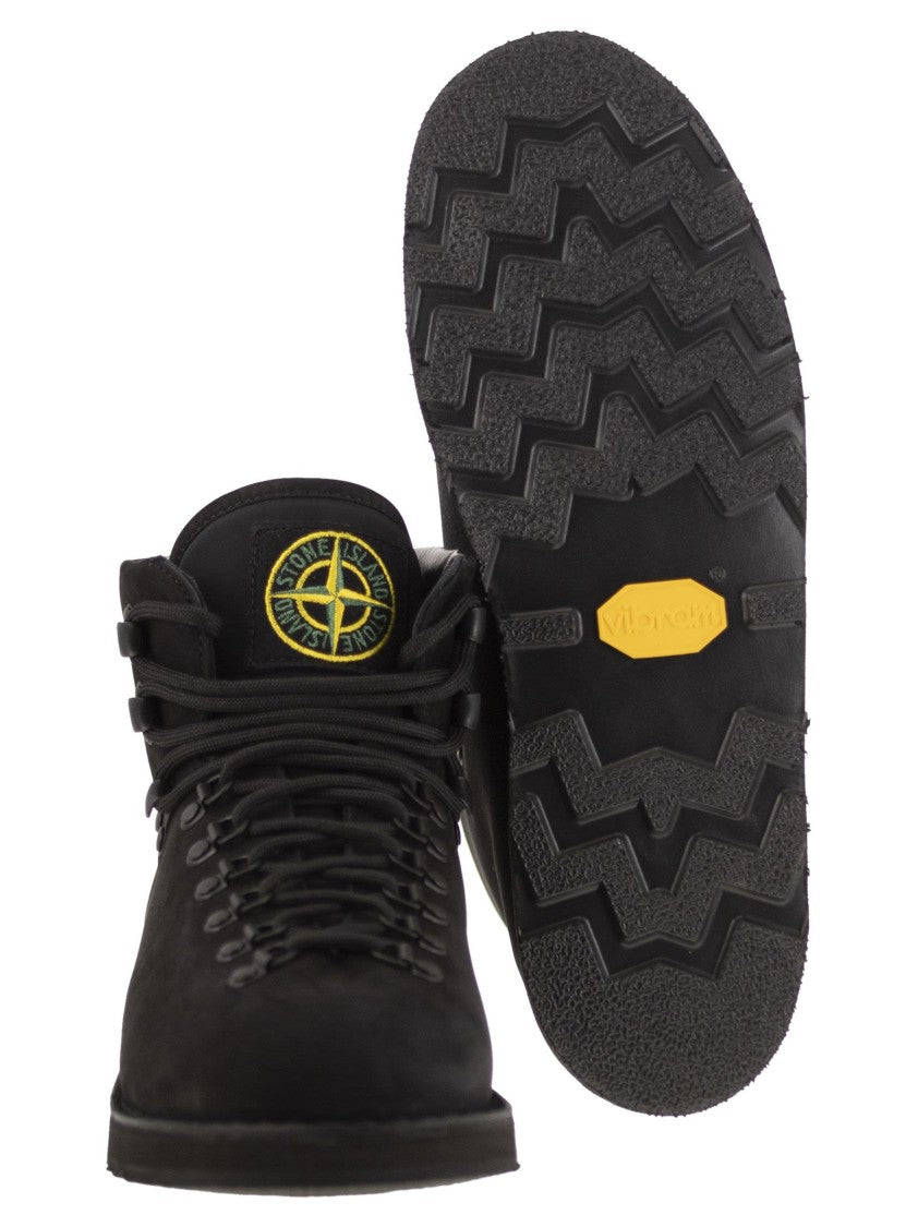Stone Island Boot With Rubber Sole And Cushioning