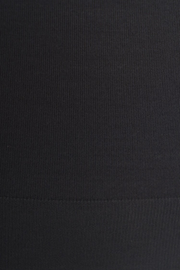 Gender Slim Fit Black Sweater With Round Neckline And Ribbed Details