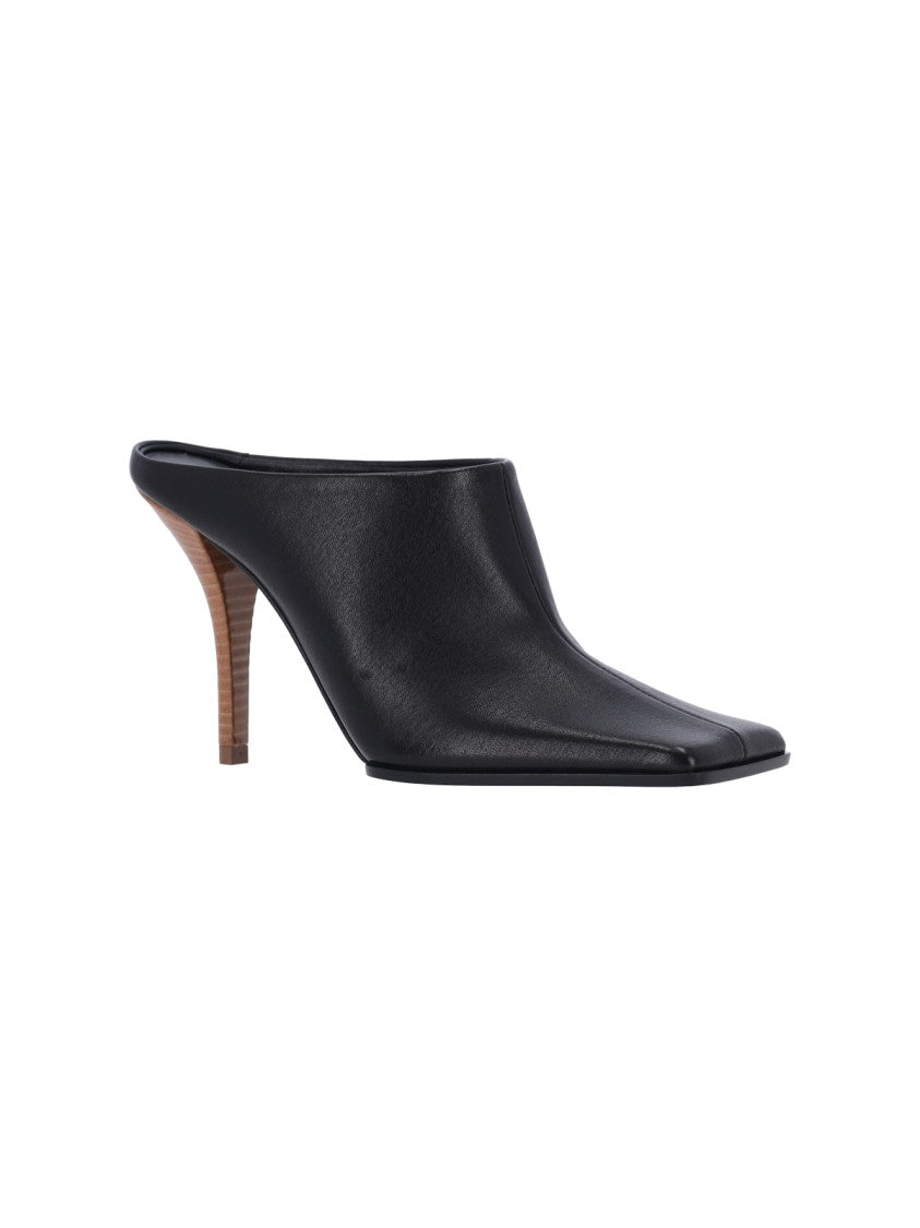 Alaïa Black Soft Square Toe Leather Pumps