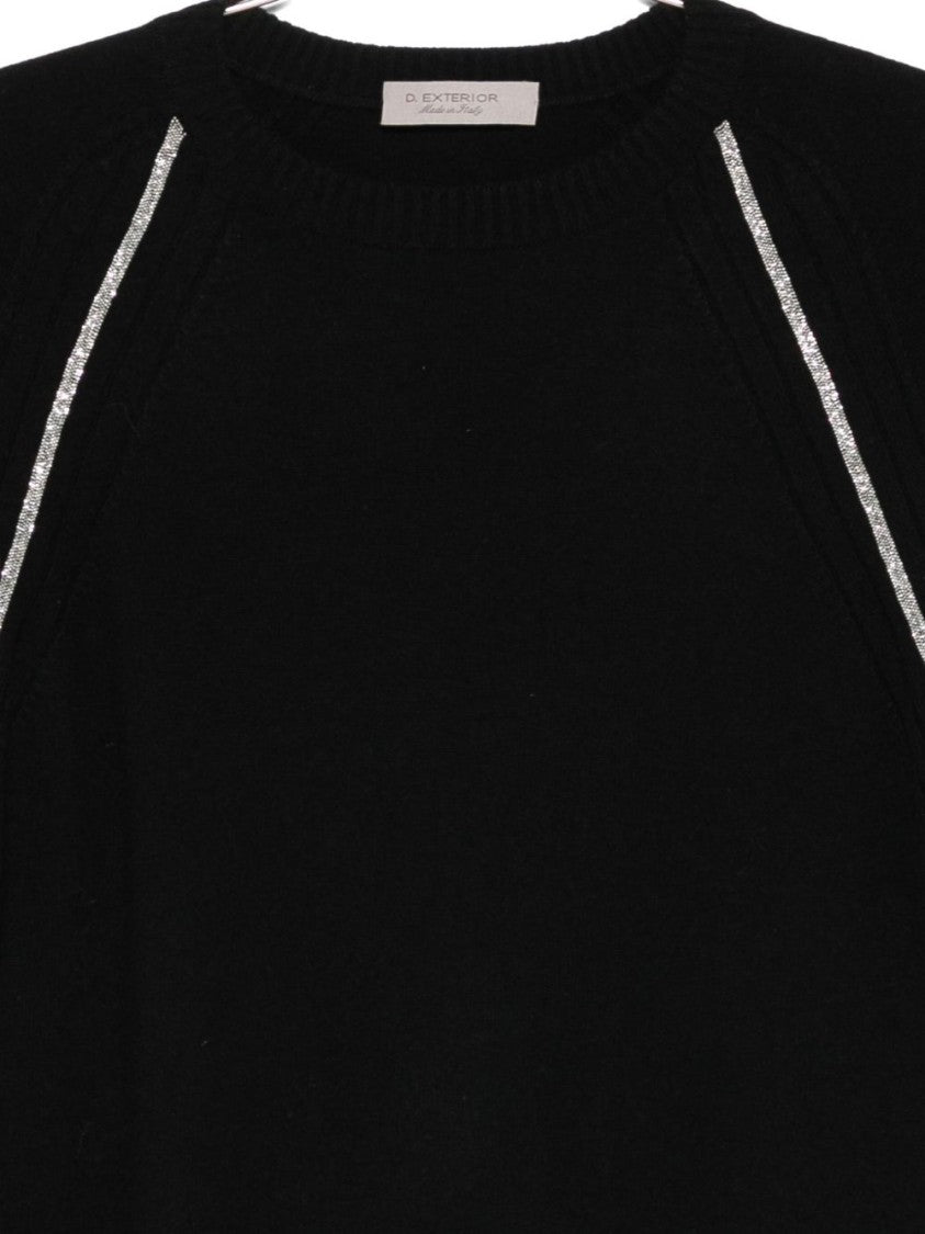 D. Exterior Classic Black Sweater With Round Neckline And Long Sleeves