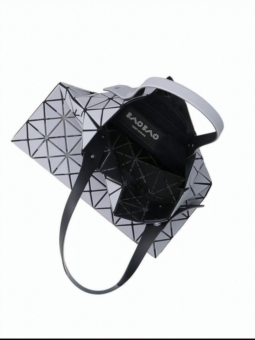 Baobao Geometric Patterned Shoulder Bag With Glossy Finish