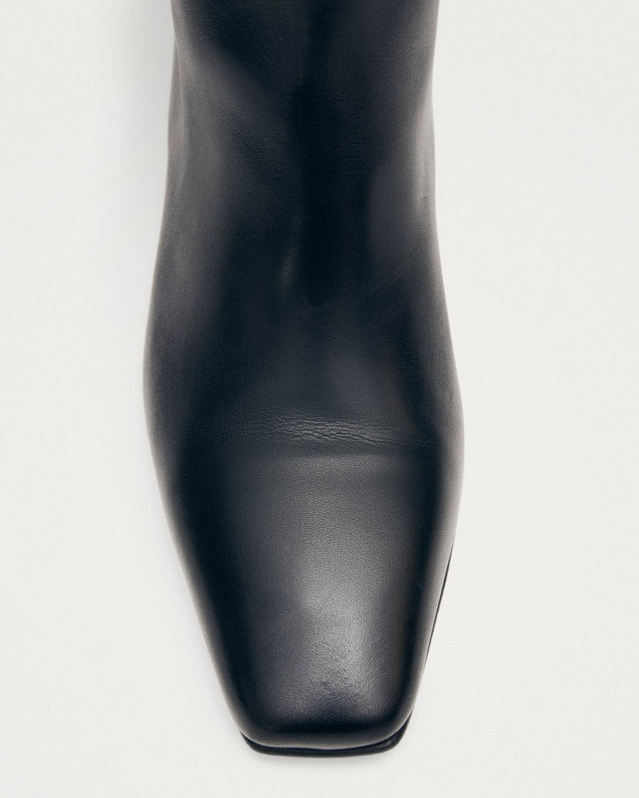 Alohas Knee-High Black Leather Boots With Pointed Square Toe