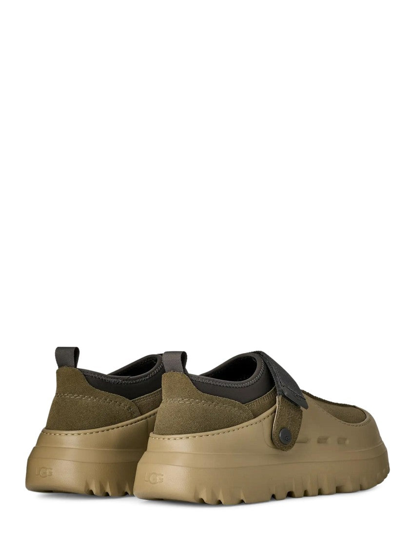 Ugg Low-Cut Flat Shoes With Minimalistic Design