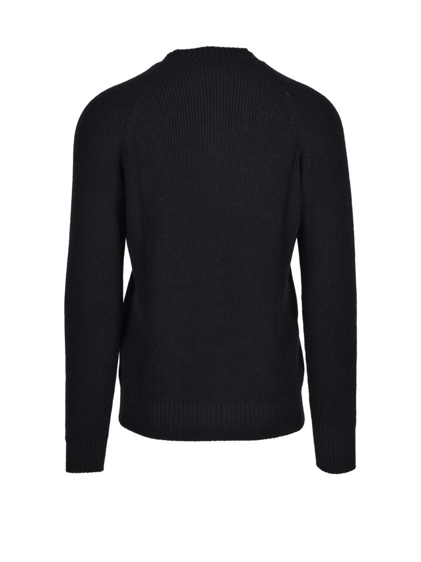 Cashmere Company P. Ribbed Knit V-Neck Sweater With Warmth And Durability