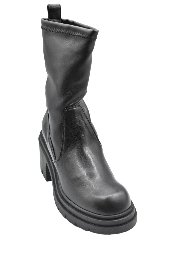 Janet & Janet Flat Shoes With Rounded Toe And Heel