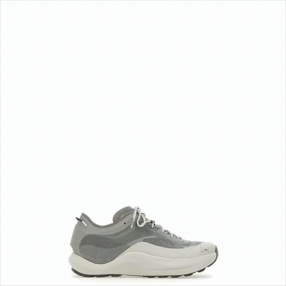 Roa Textured Grey Sneakers With Layered Upper