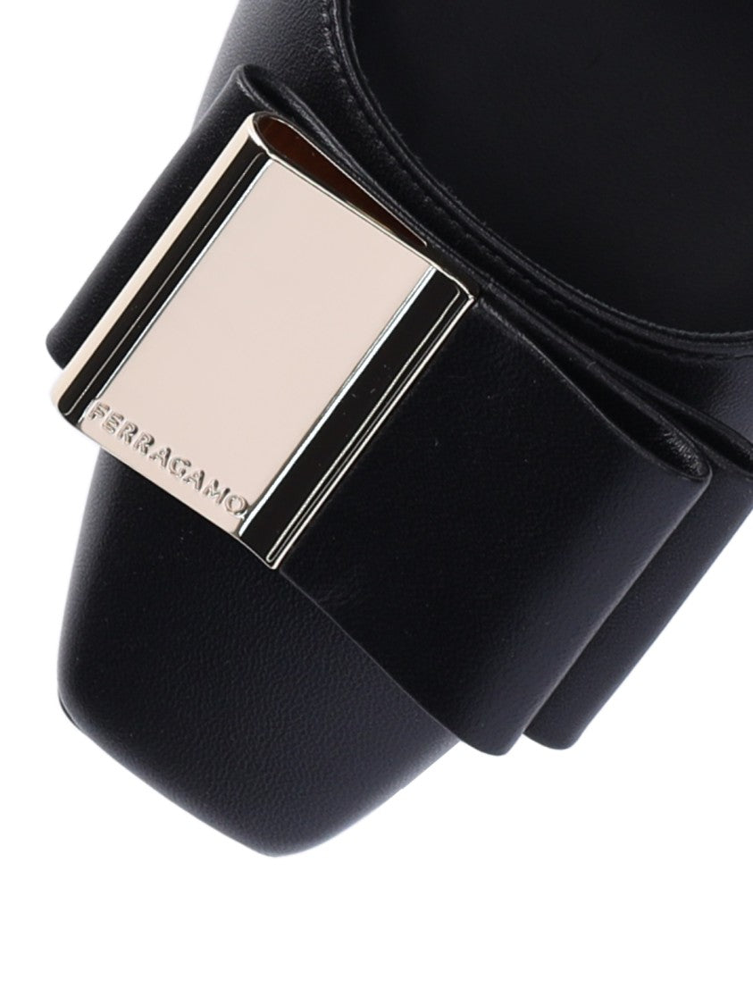 Ferragamo Doppio Fiocco Pumps In Black Leather