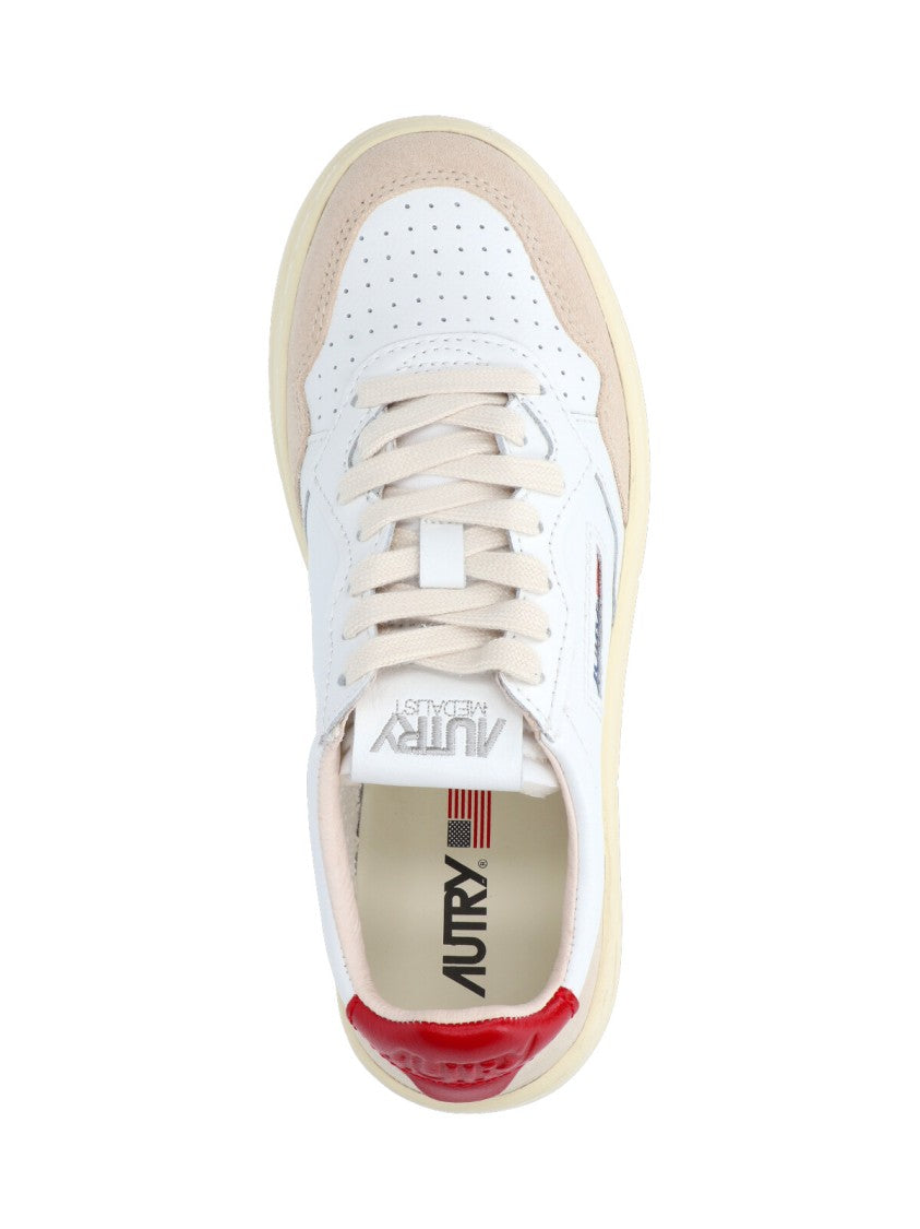 Autry "Medalist 01" Low Sneakers, In White Leather