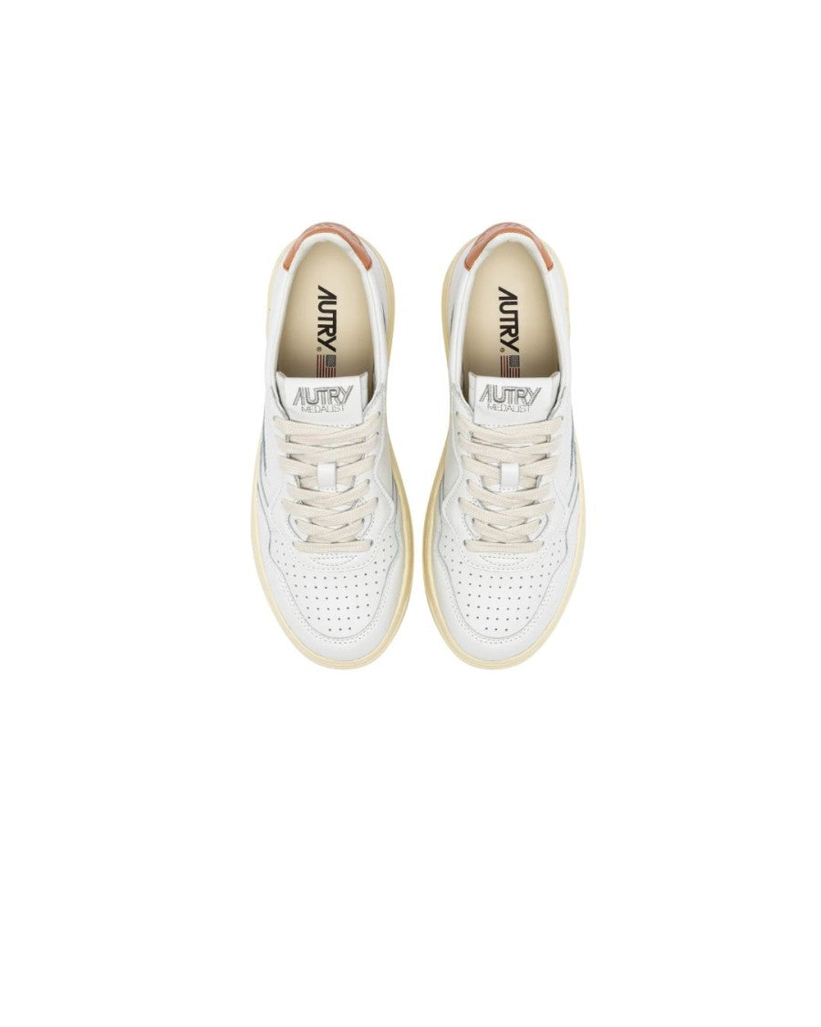 Autry Medalist Low Sneakers In White And Sandstorm Leather