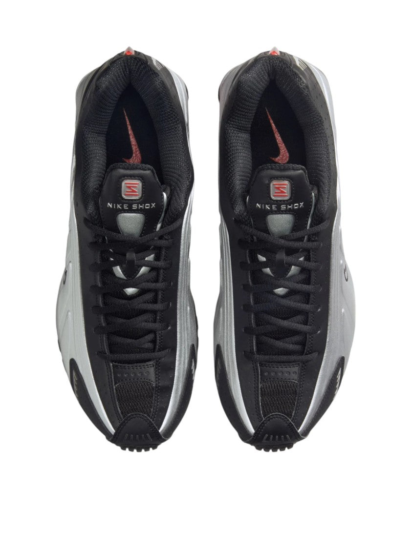 Nike Shox R4 Sneakers