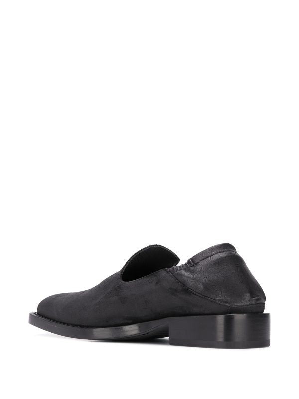 Ann Demeulemeester Classic Closed Black Leather Loafers With Minimalistic Silhouette