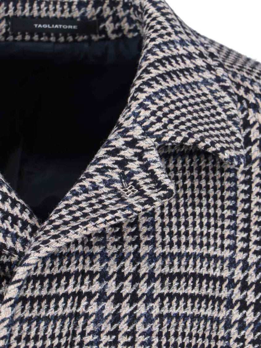 Tagliatore Classic Houndstooth Pattern Jacket With Structured Collar And Matching Belt