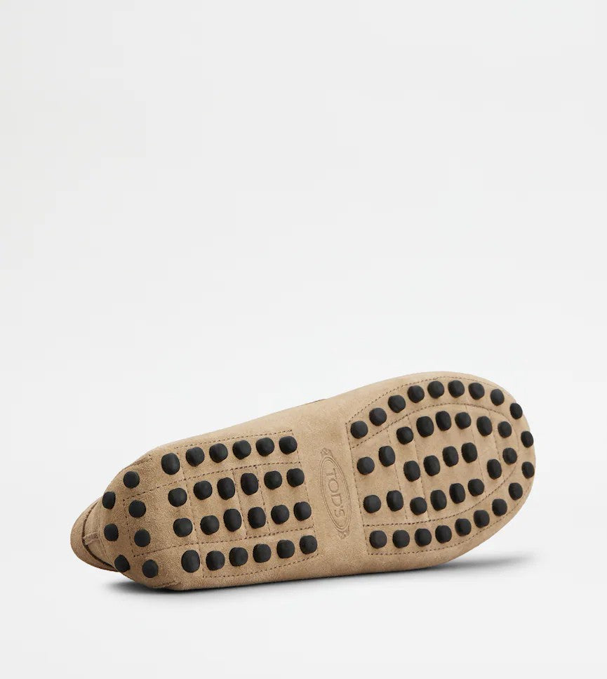 Tod's Classic Brown Leather Moccasins With Distinctive Detailing