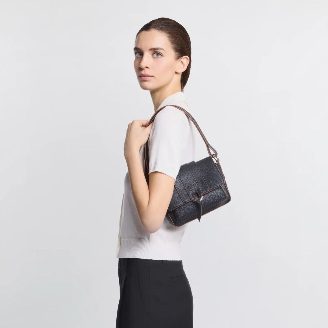 Hogan Black H01x Flap Bag Shoulder Bag