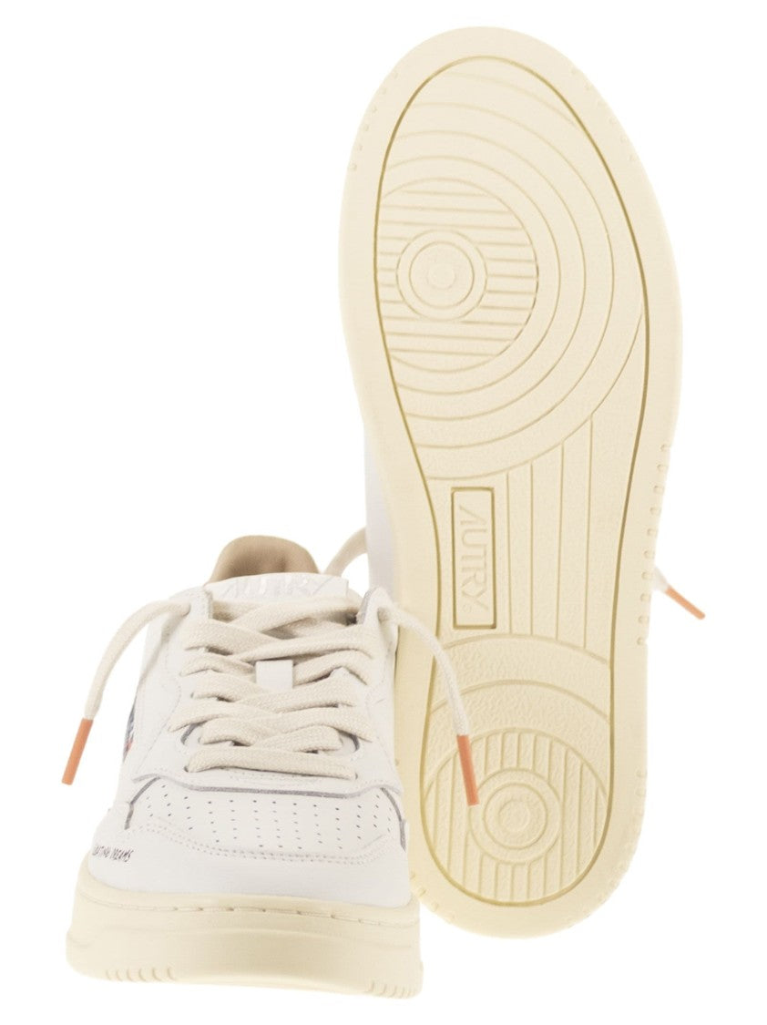 Autry Medalist Low - Leather Sneakers