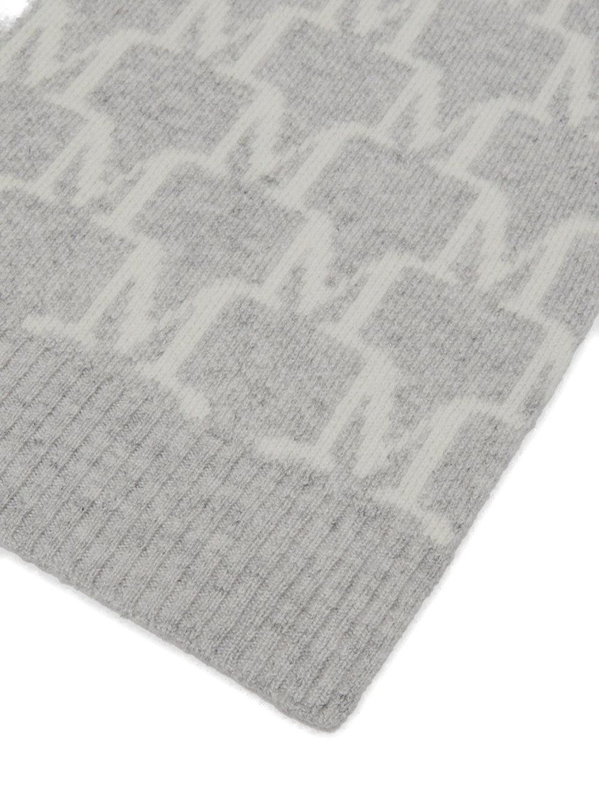 Max Mara Refined Cashmere Scarf With Timeless Design