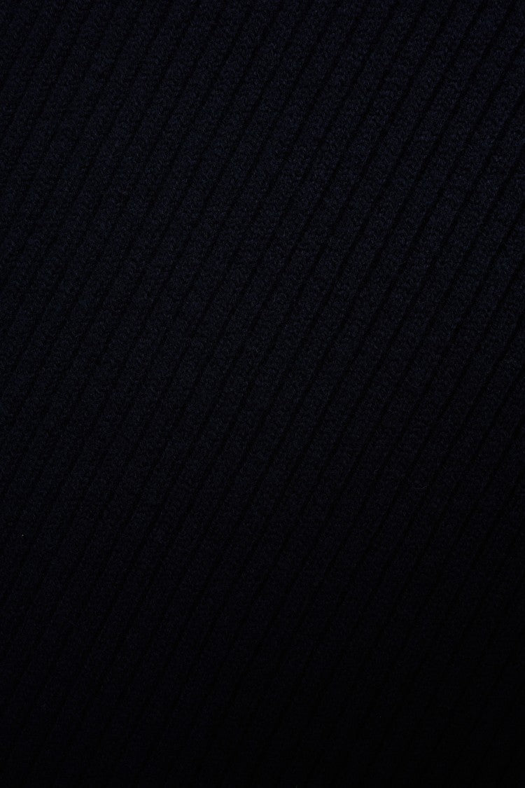 Kangra Ribbed Knit Scarf With Fine Texture