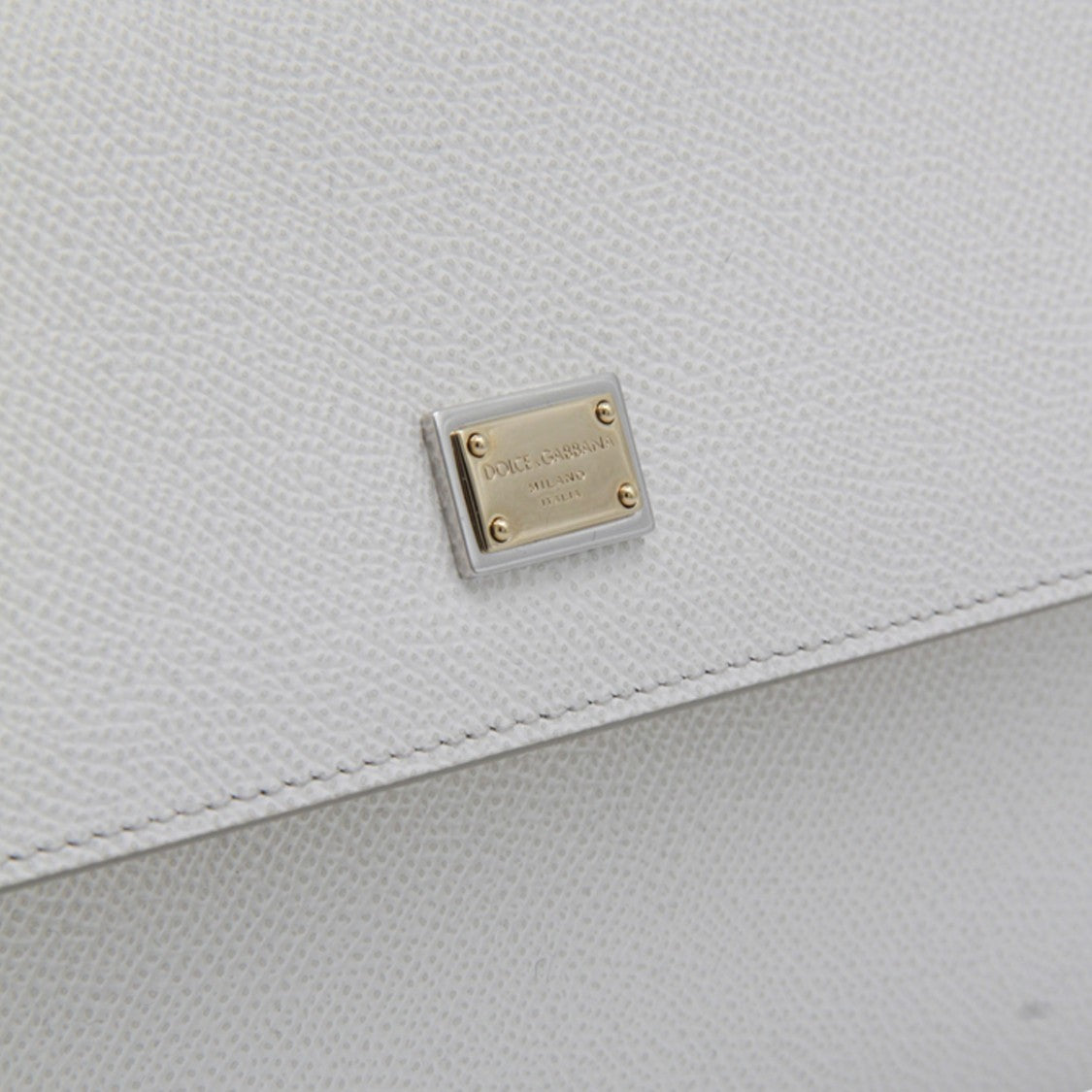 Dolce & Gabbana Structured White Handbag With Textured Surface And Detachable Strap