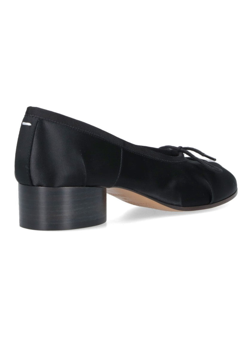 Maison Margiela “Tabi” Lace-Up Flats – Black