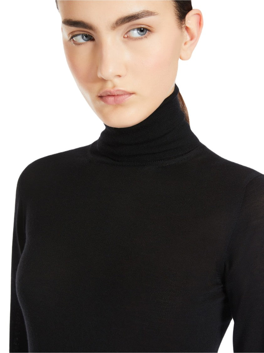 Max Mara Seamless Black Cashmere Turtleneck Sweater With Ribbed Edges
