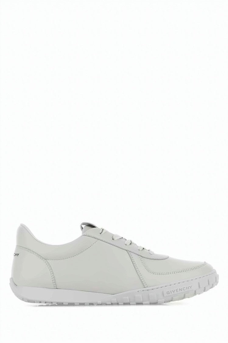 Givenchy Smooth White Leather Sneakers With Textured Sole