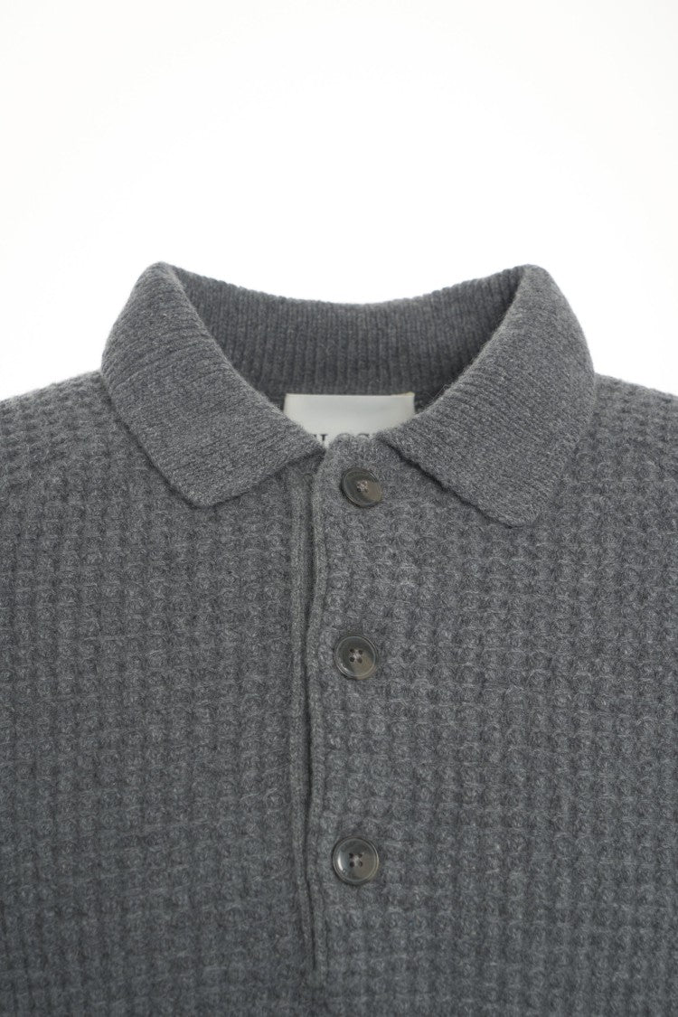Closed Structured Knitted Polo With Distinctive Collar And Ribbed Cuffs