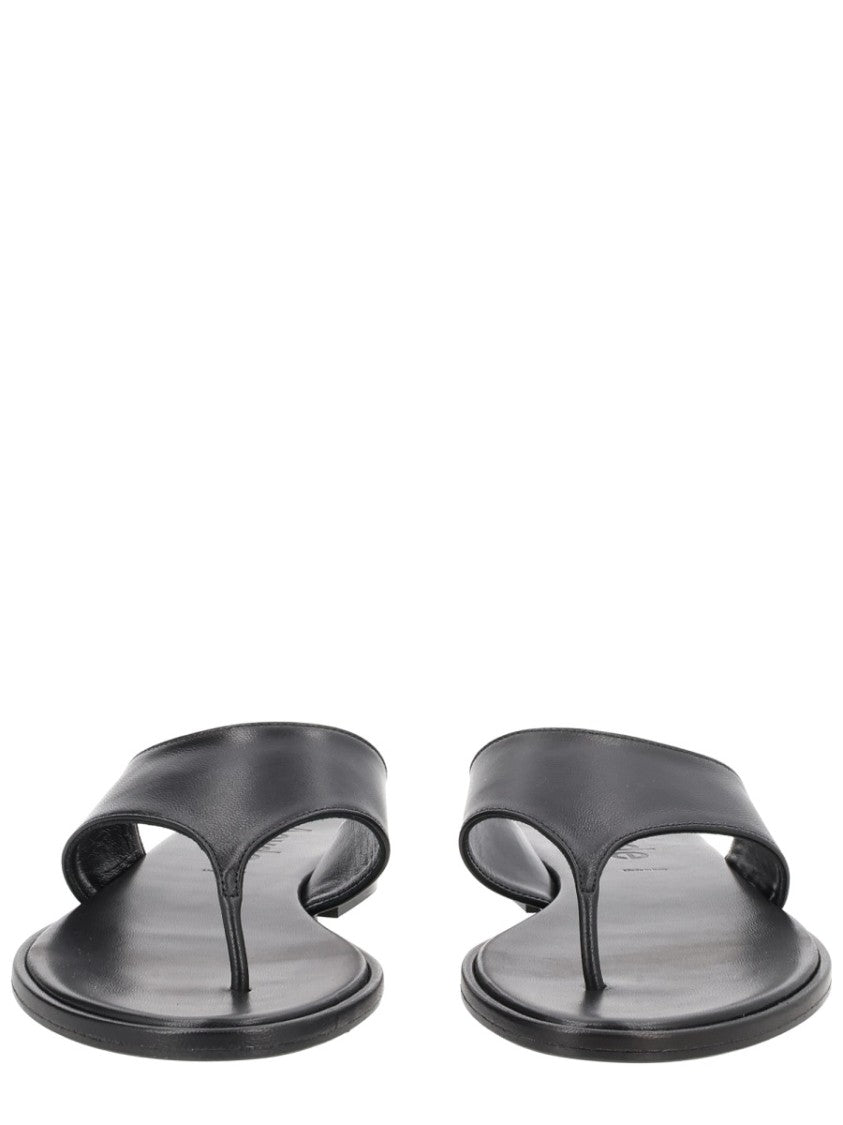 Aeydē Minimalist Wide Strap Toe Post Sandals