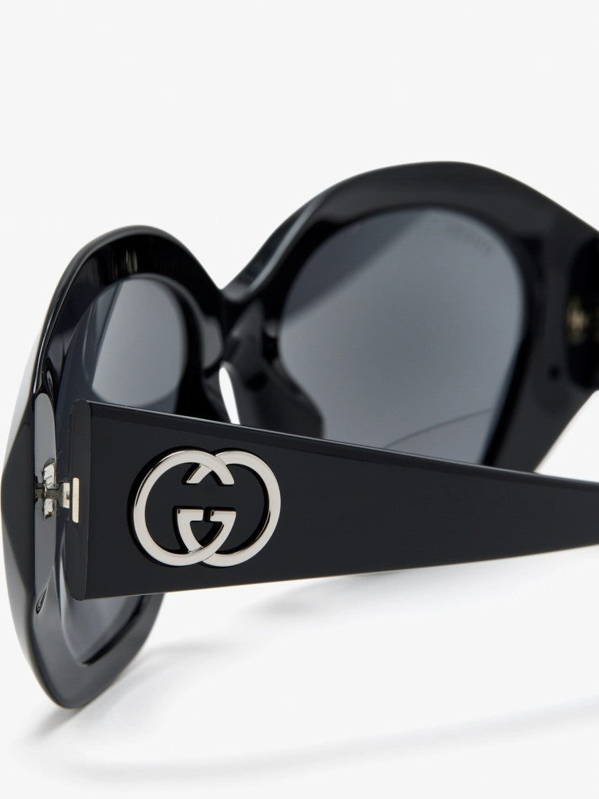 Gucci Cat-Eye Sunglasses With Glossy Black Frame And Silver Logo