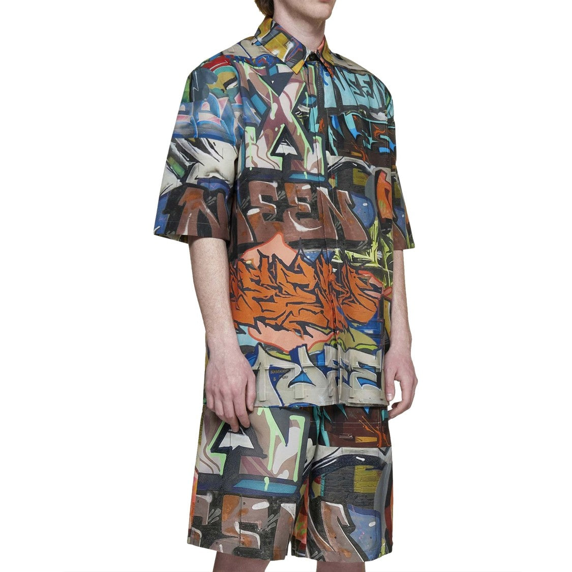 Off-White Graffiti-Inspired Short Sleeve Off-White Neen Allover Shirt