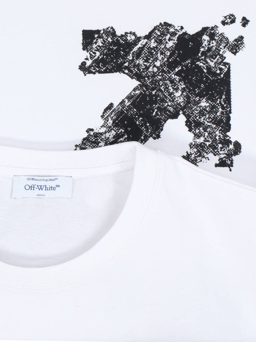 Off-White Graphic Crew Neck T-Shirt With Distressed Arrow Design