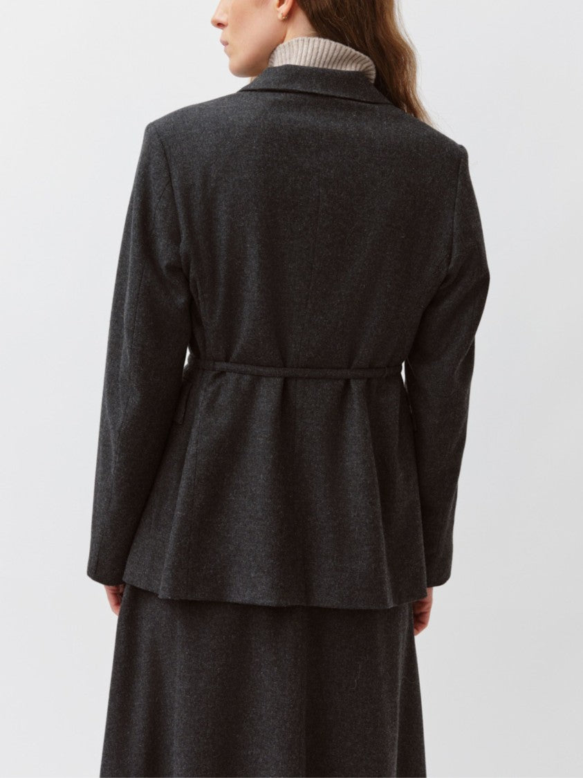 Diega Tailored Vigio Blazer With Matching Belt And Flap Pockets