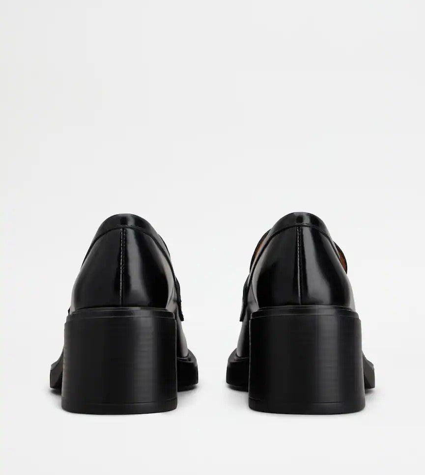 Tod's Refined Black Calfskin Loafers With Timeless Design