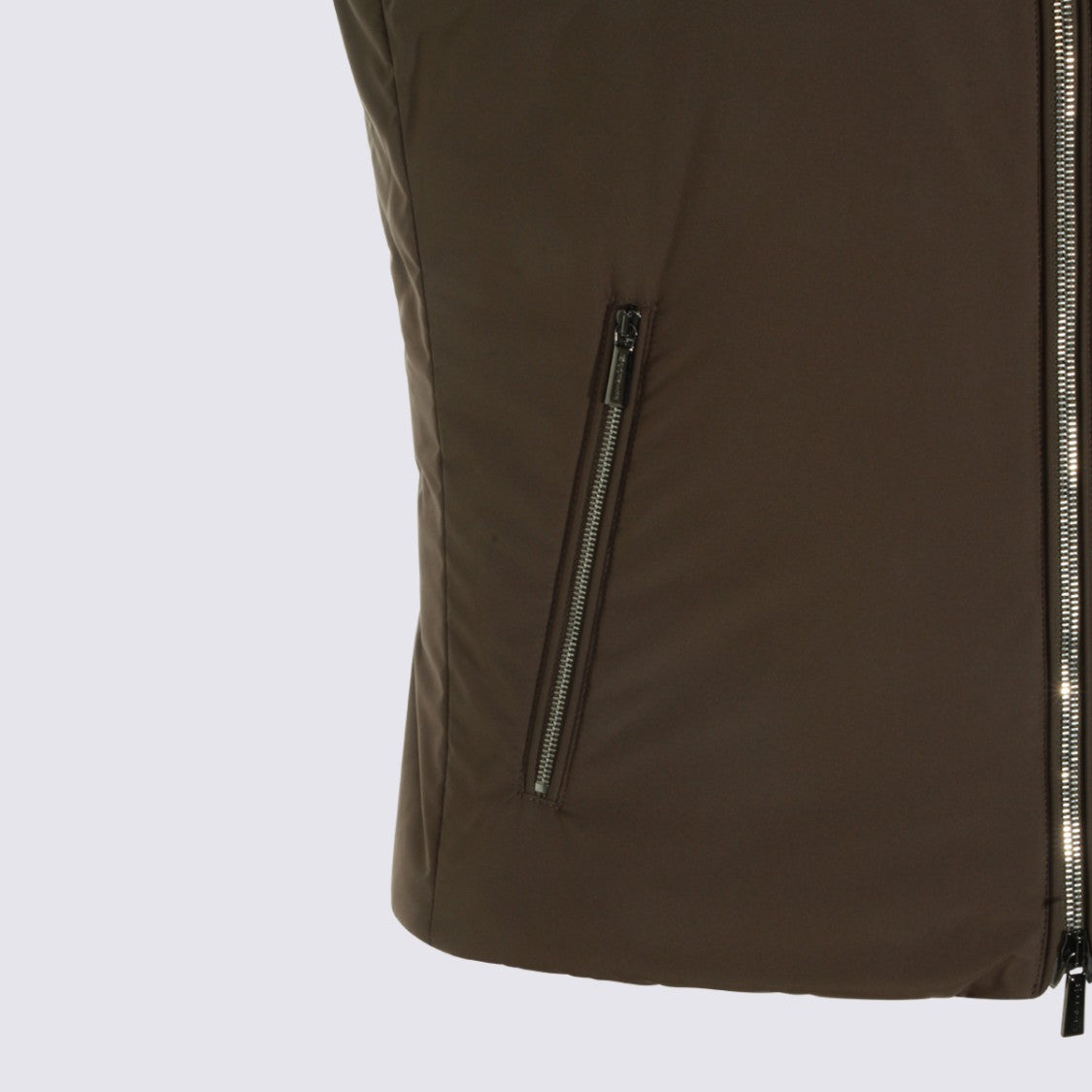 Moorer Sleeveless Vest With High Stand Collar And Zipper Closure