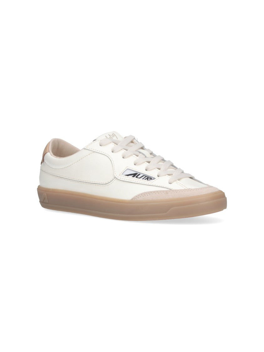 Autry Low-Top Sneakers With Rounded Toe And Contrasting Heel Tab