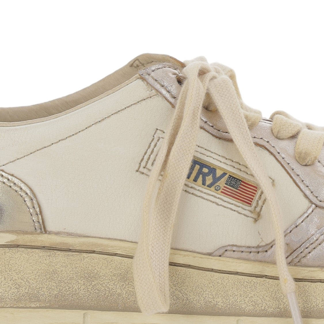 Autry Medalist Low Super Vintage Sneakers