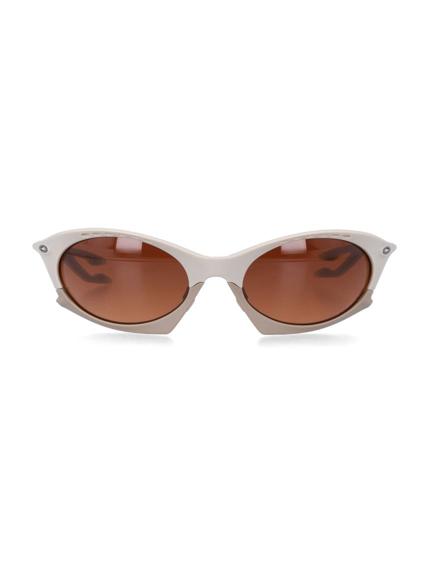 Oakley Plantaris .Odern Cat-Eye Sunglasses