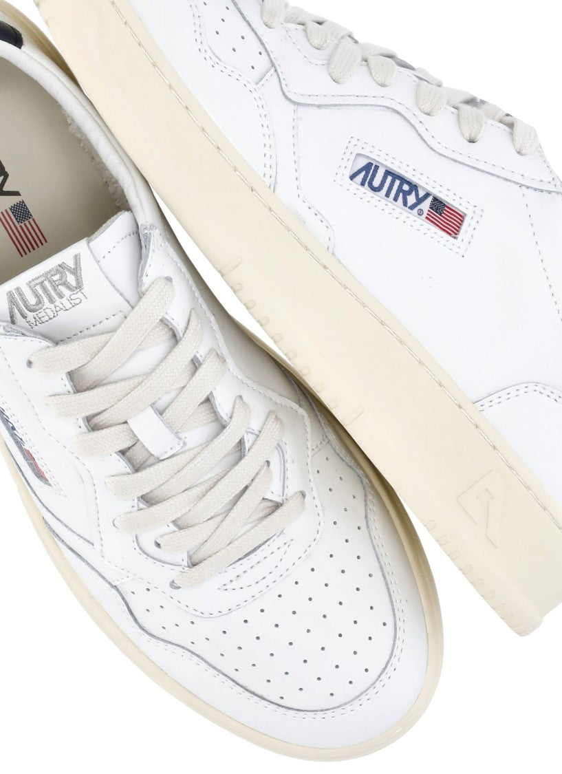 Autry Medalist Snekears