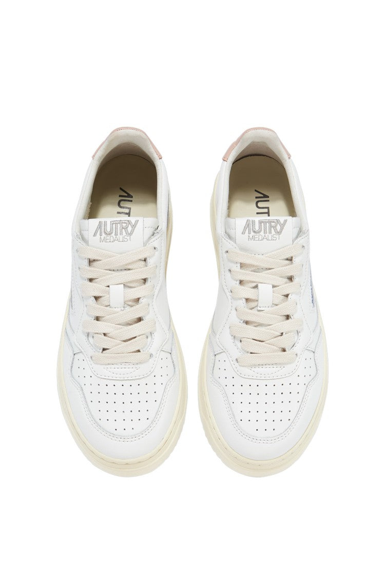Autry Women’S Medalist Leather Sneakers Pink Heel Tab