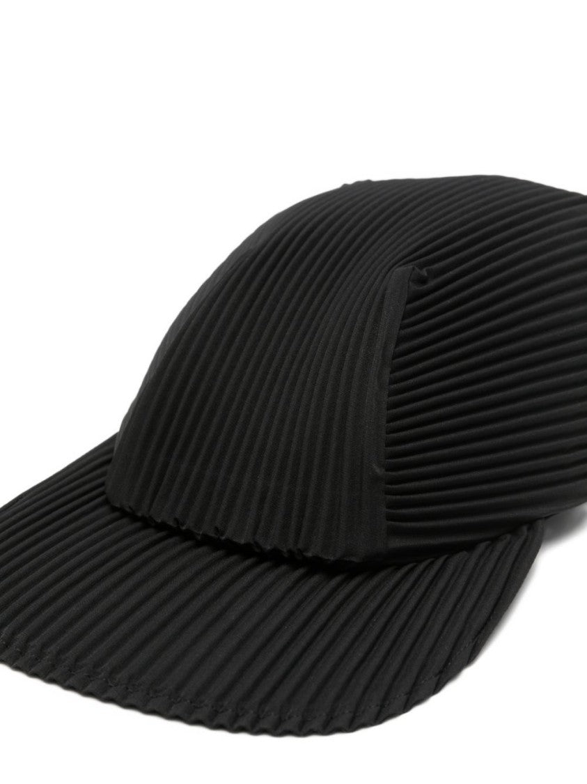 Homme Plissé Issey Miyake Textured Pleated Curved Brim Hat