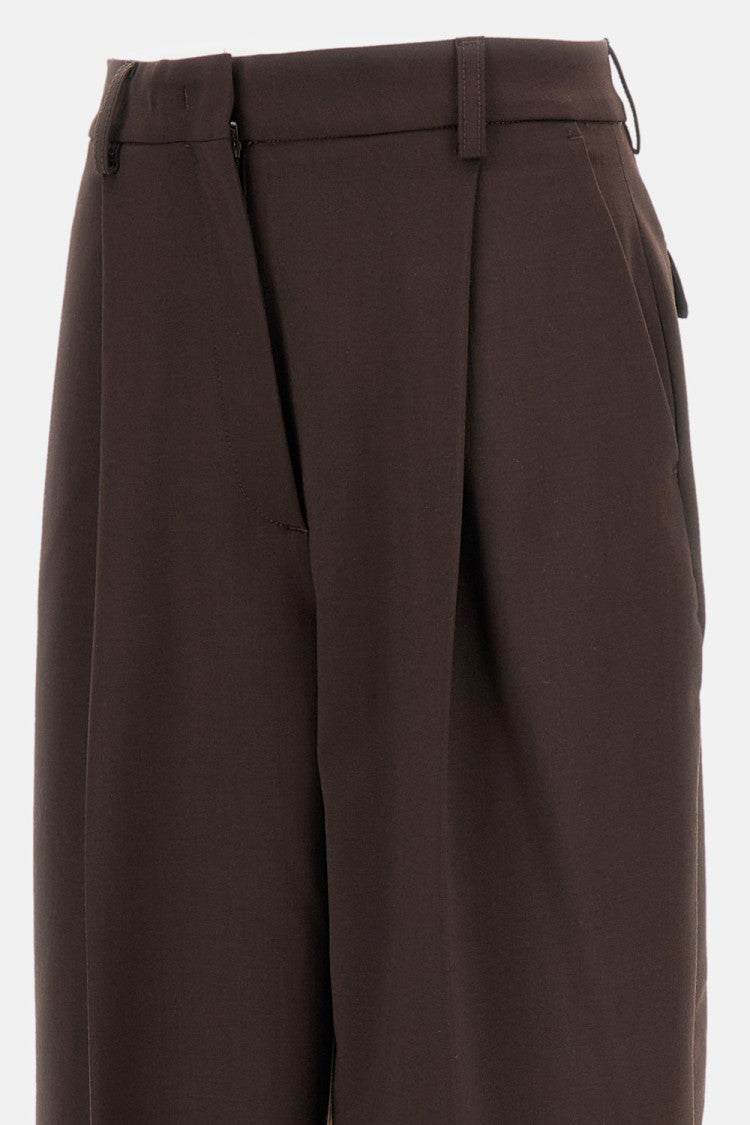 The Latest High-Waisted Brown Trousers With Relaxed Fit