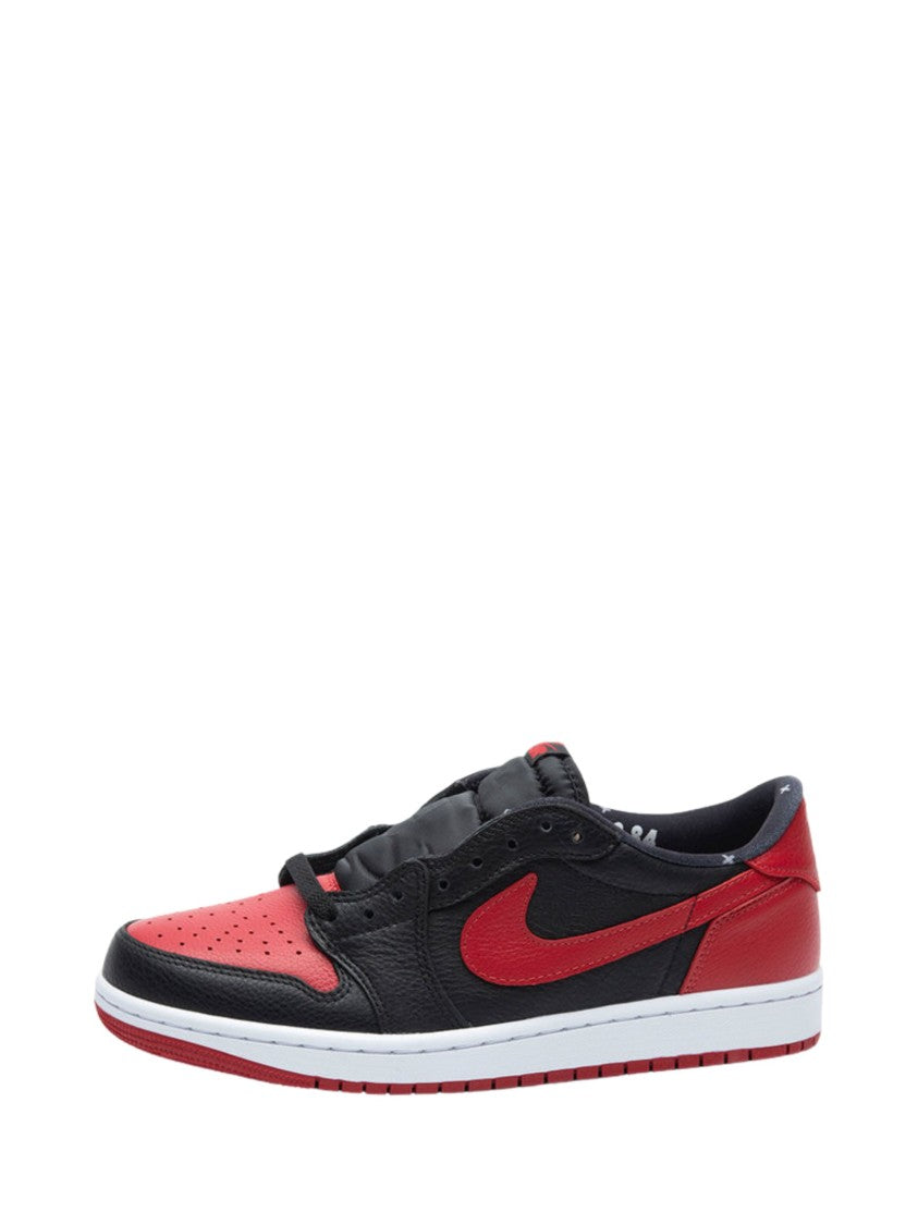 Nike Low-Top Leather Sneakers With Classic Design And Padded Comfort