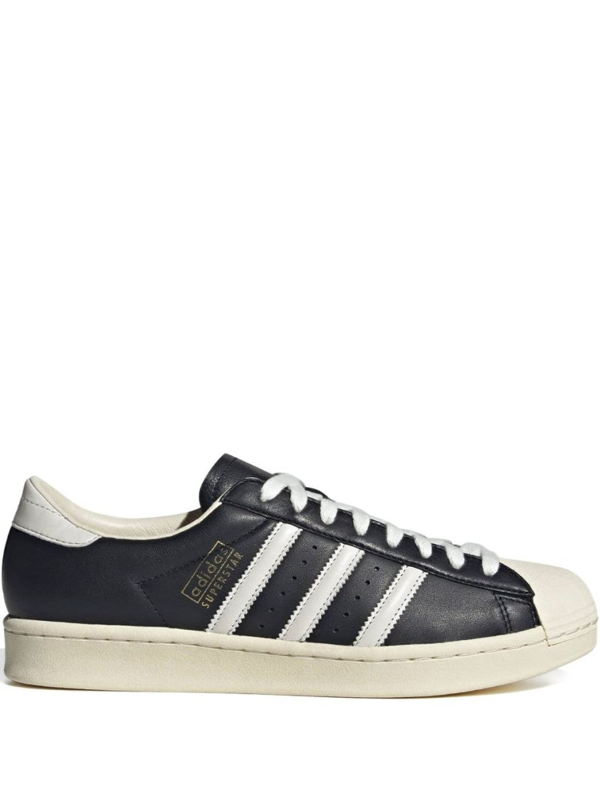 Adidas Classic Low-Top Sneakers With Iconic Shell Toe And 3-Stripes Logo