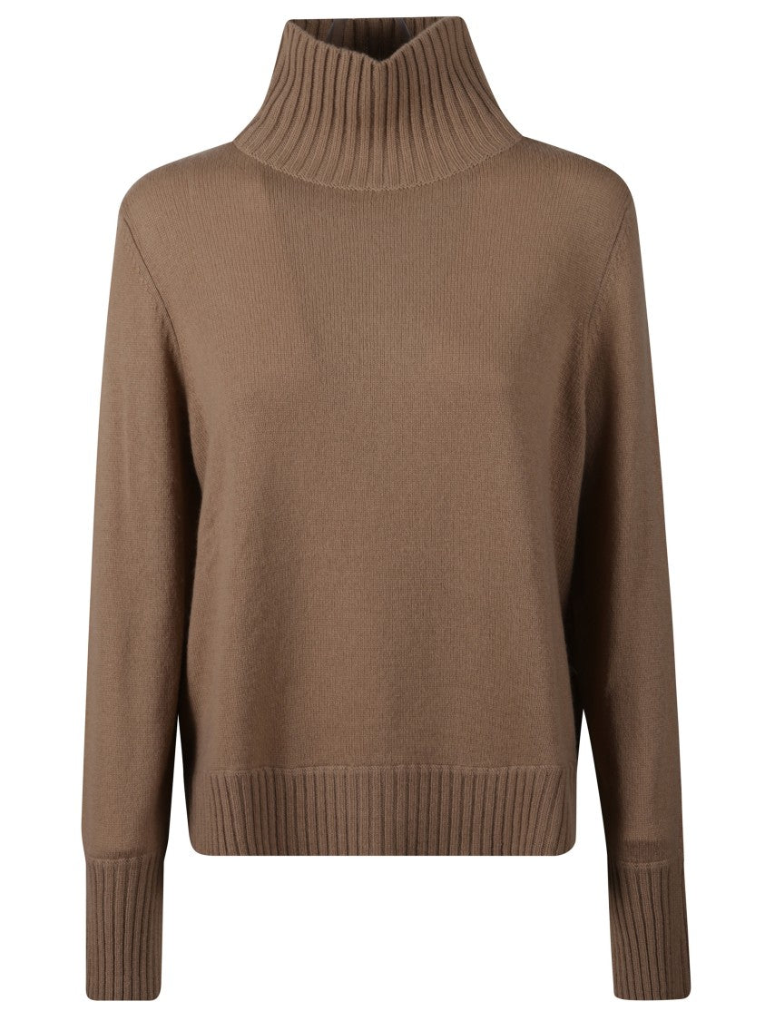 Allude Finely Knit Cashmere Turtleneck